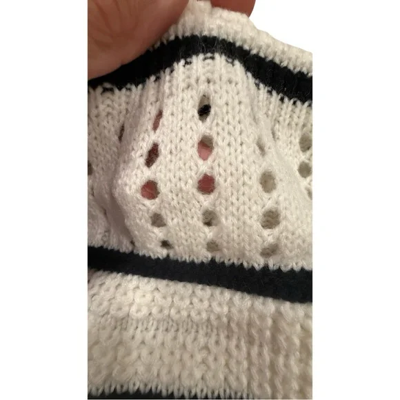 Elegant Cream and Black Knit Dress - Picture 9 of 16